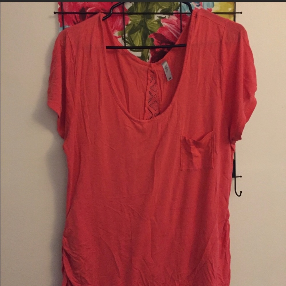 Tee shirt